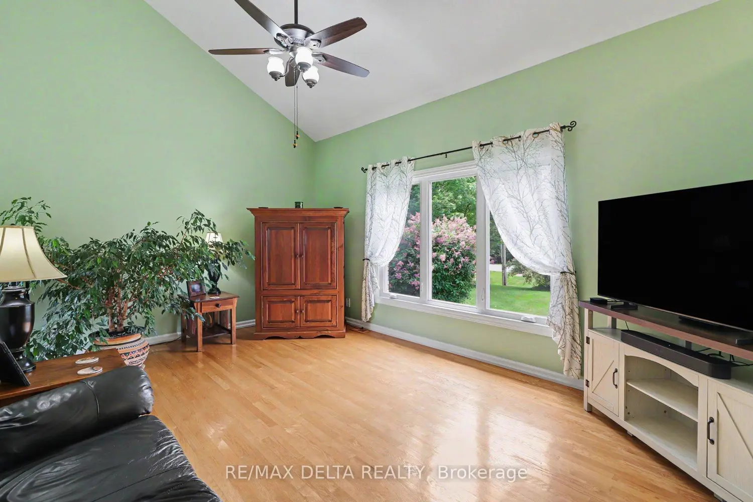3711 Marcil Road photo 4