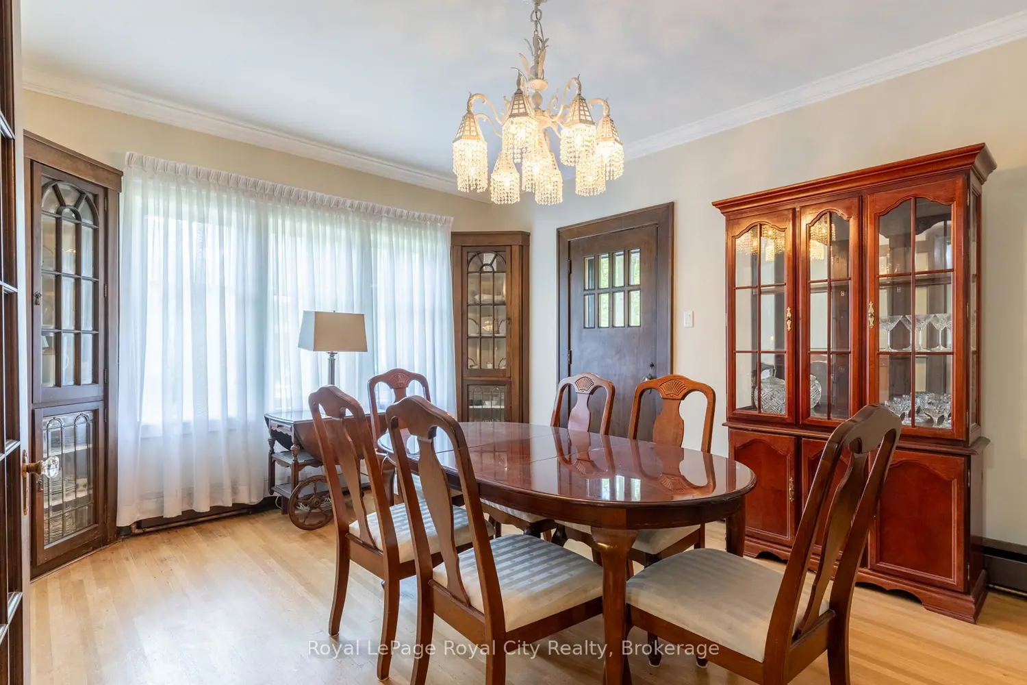 76 London Road photo 2