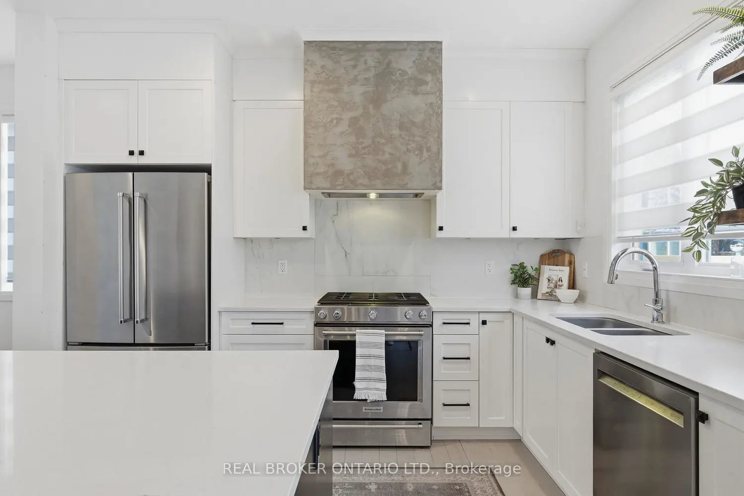 358 Lamarche Avenue photo 4