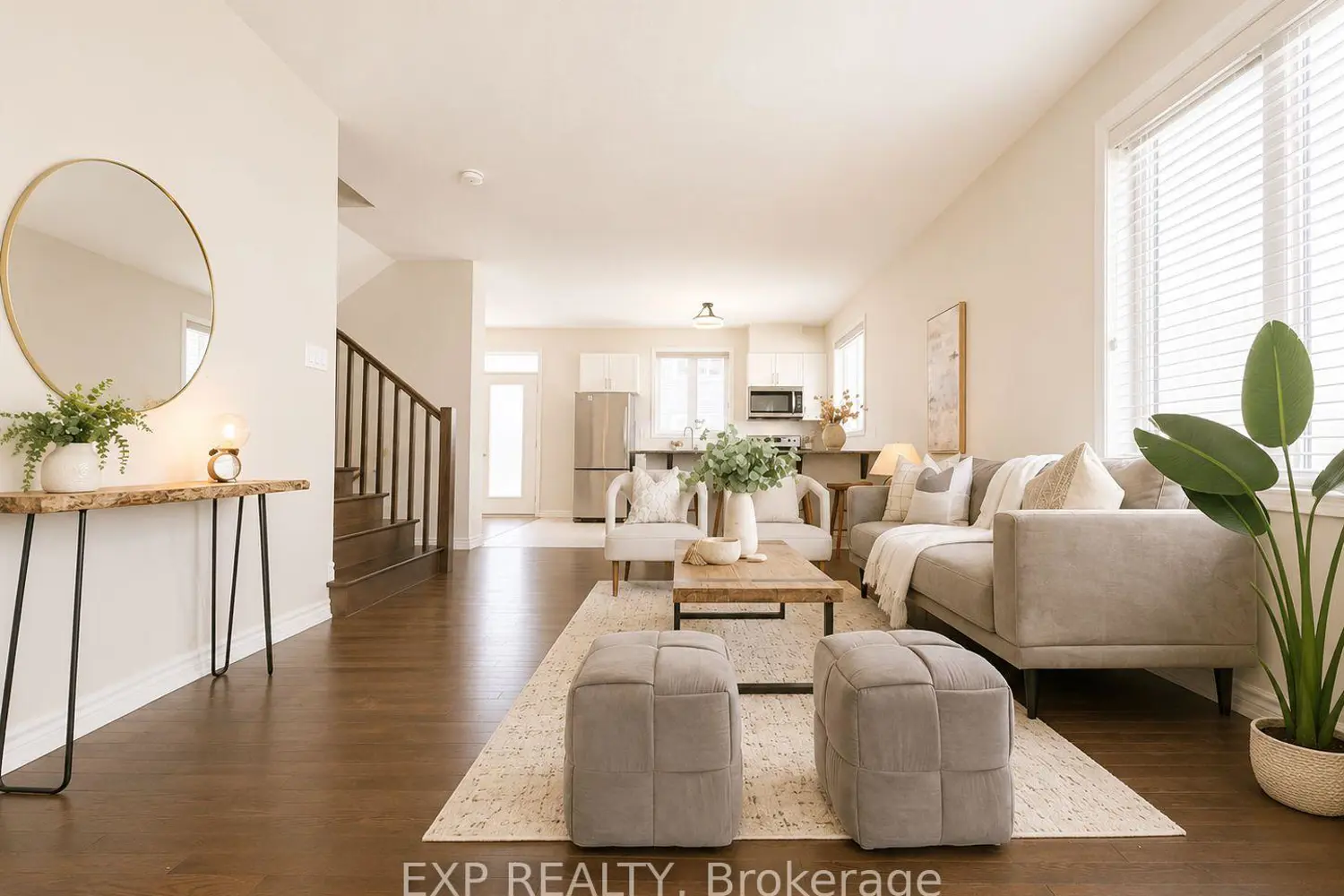 516 Loury Row photo 5
