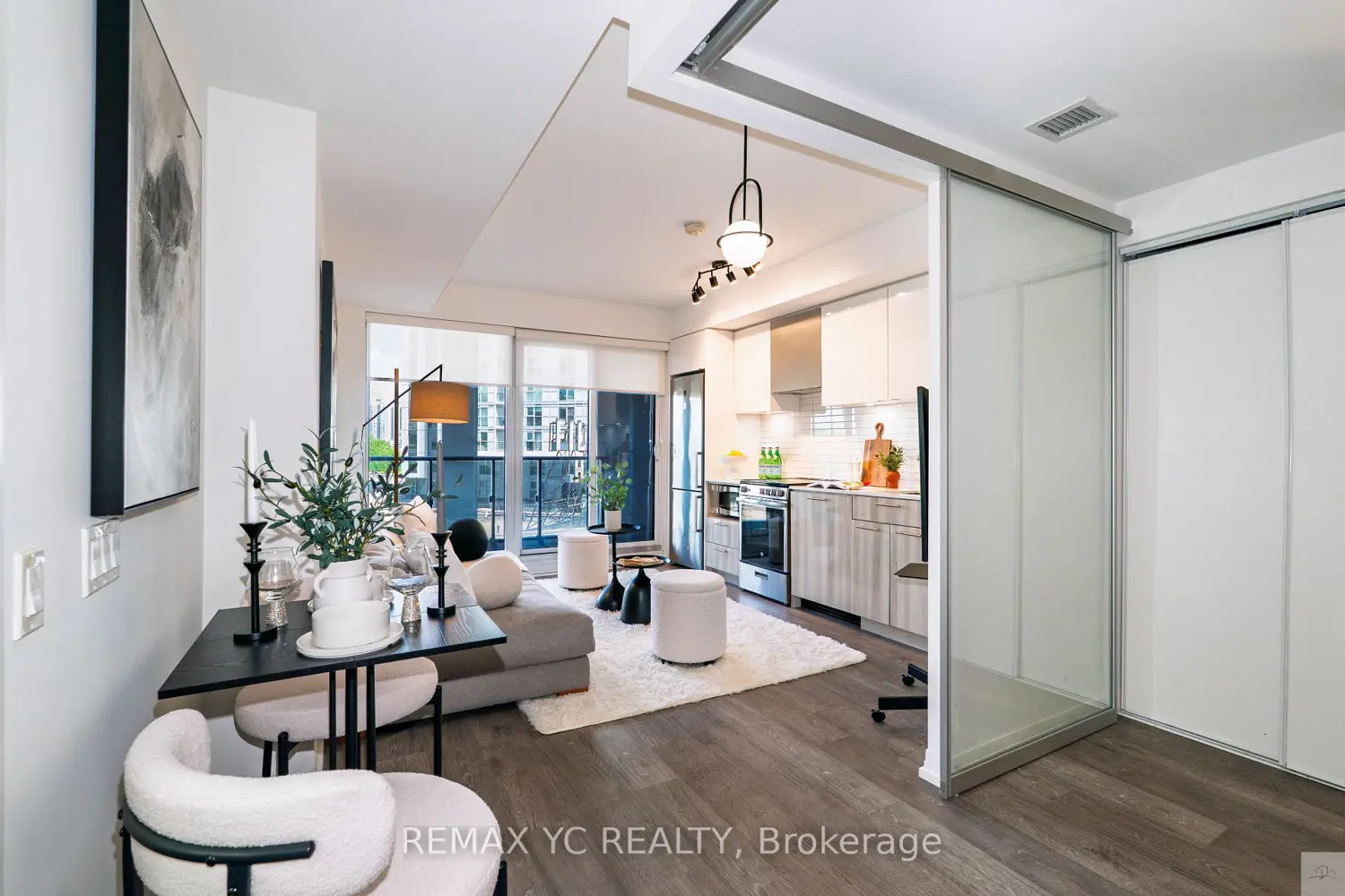 251 Jarvis Street 512 photo 5