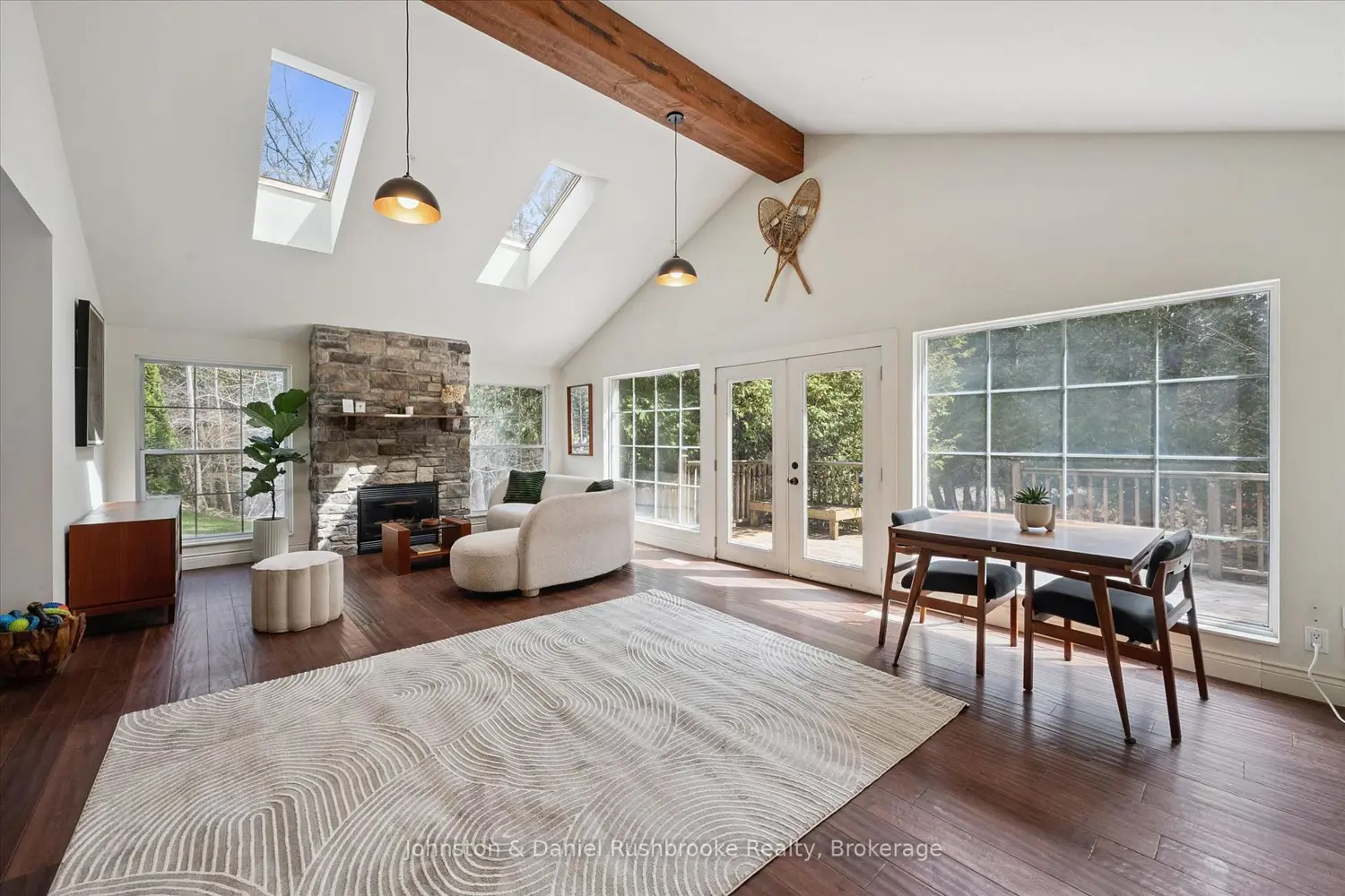 307251 Hockley Road photo 2