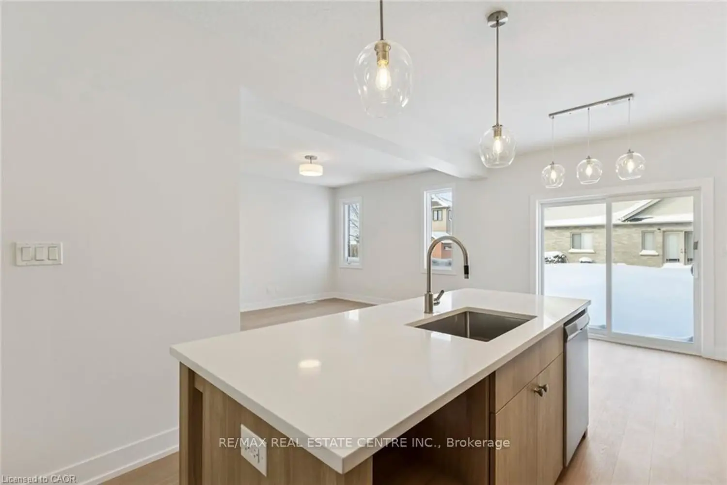 123 Maple Street photo 4