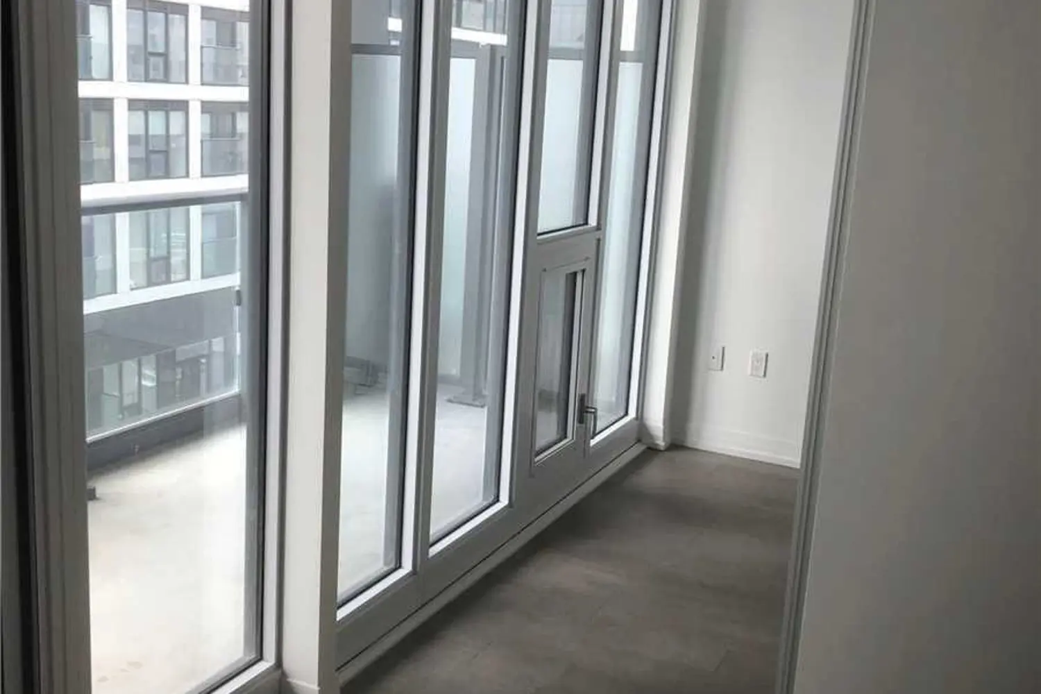 251 Jarvis Street 818 photo 4