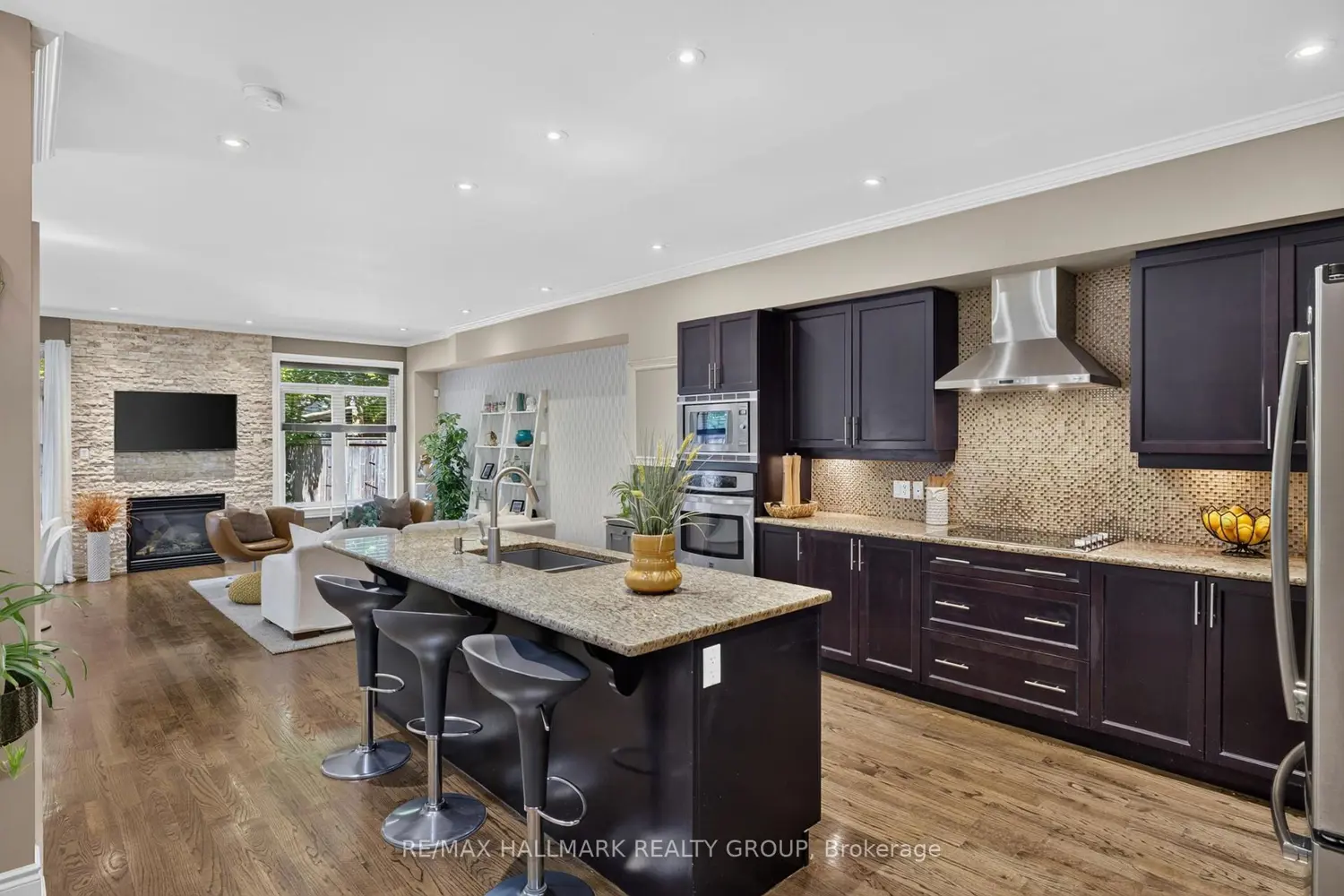 856 Norton Avenue photo 3