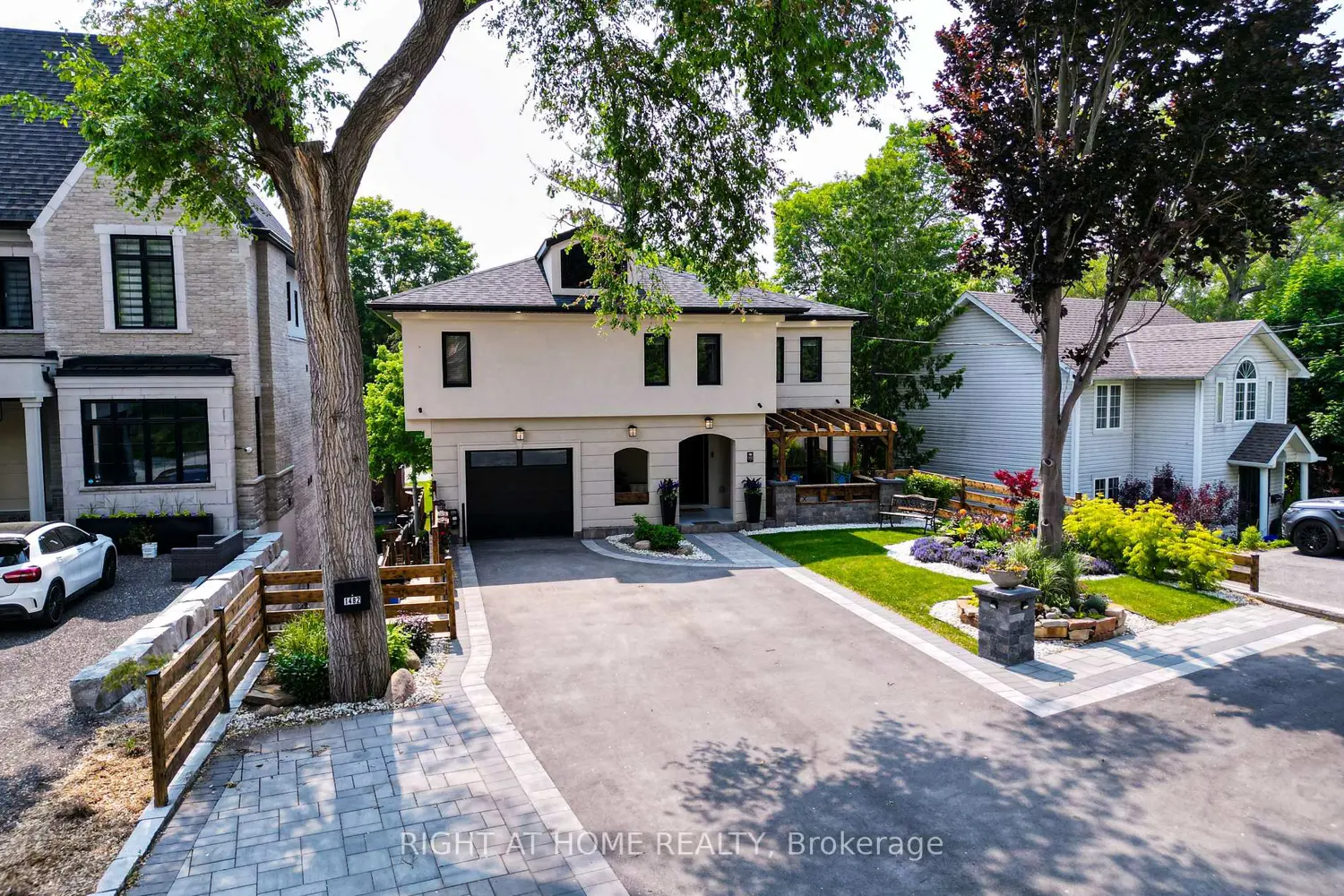 1482 Old Forest Road photo 2