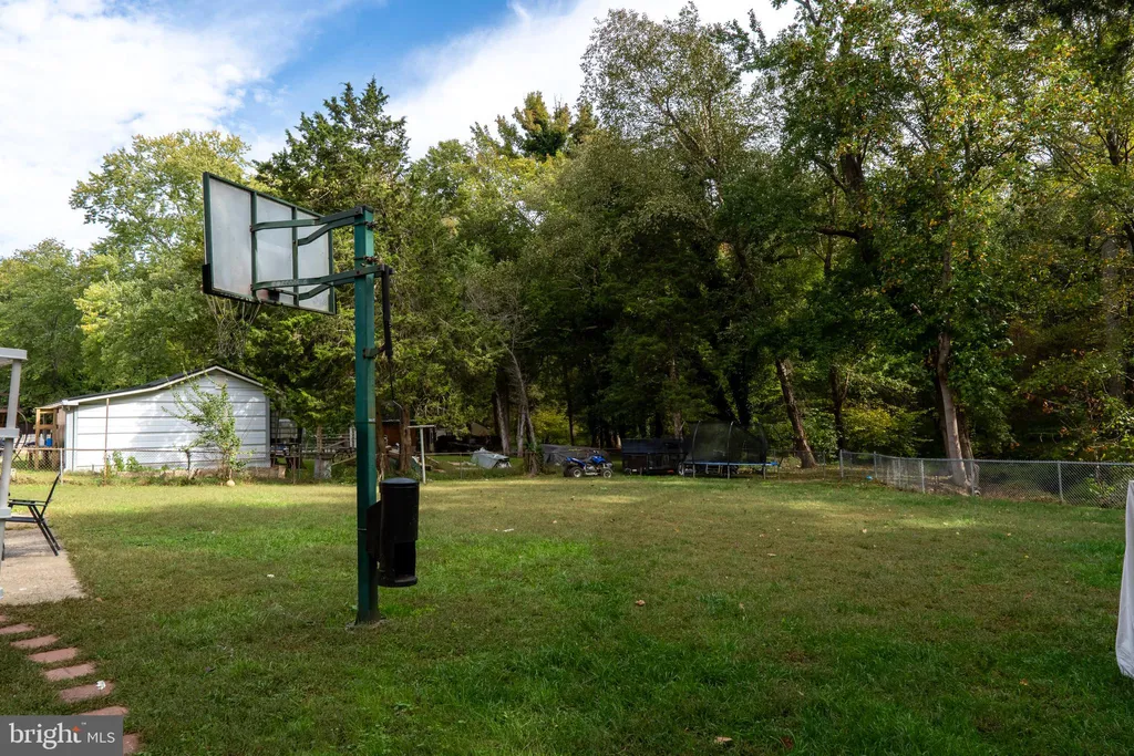 6911 Groveton Drive, Clinton, MD 20735