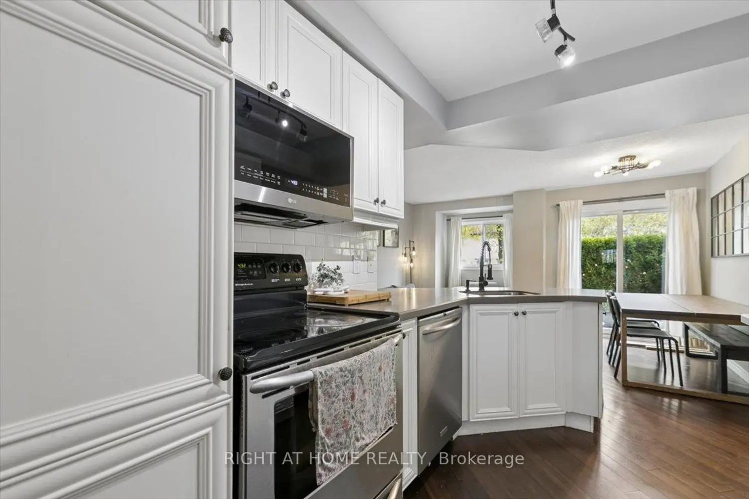 2960 Headon Forest Drive 22 photo 5