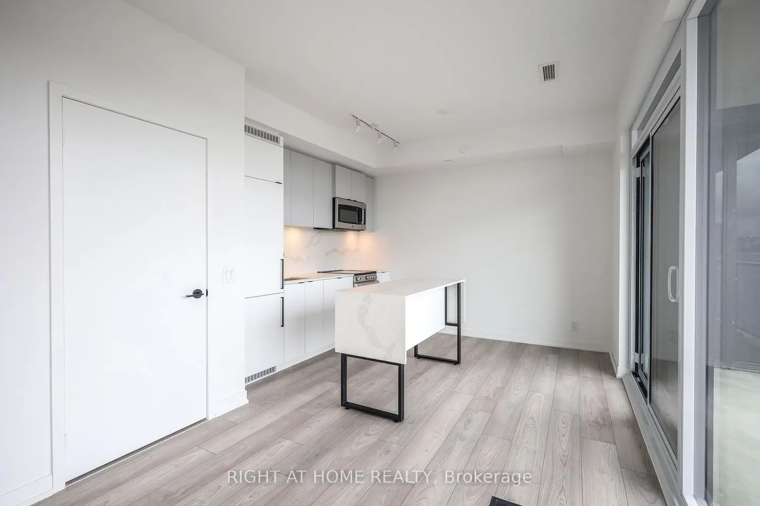 285 Dufferin Street 1608 photo 5