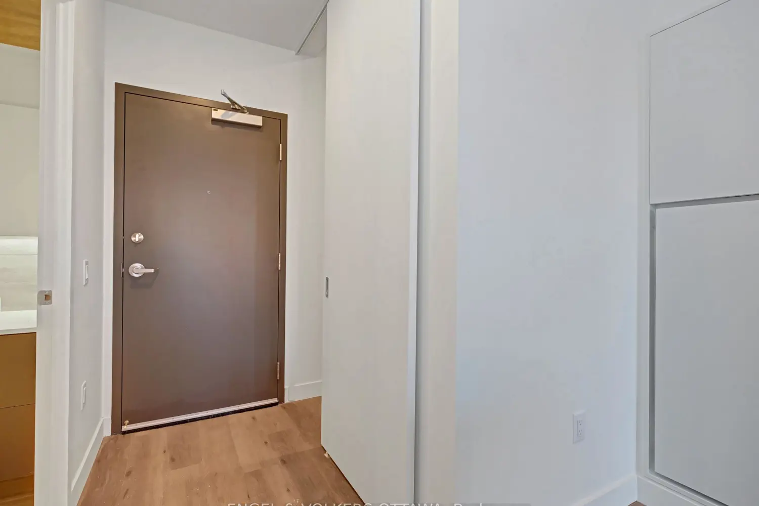 10 James Street 206 photo 2