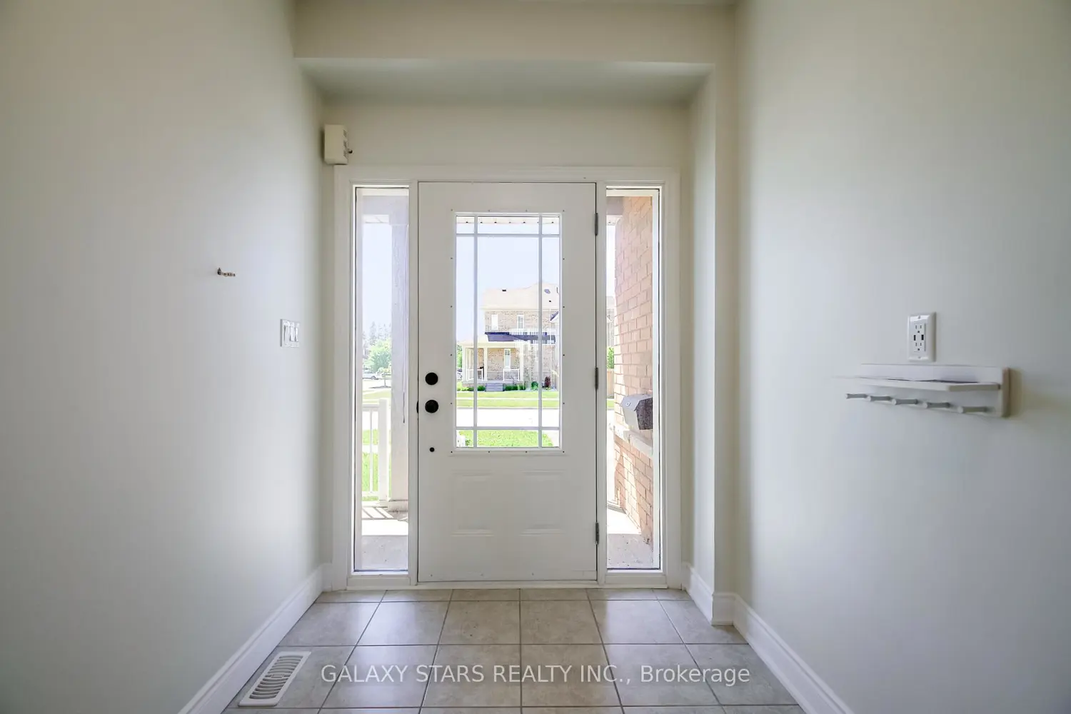 22 Don Hadden Crescent photo 5