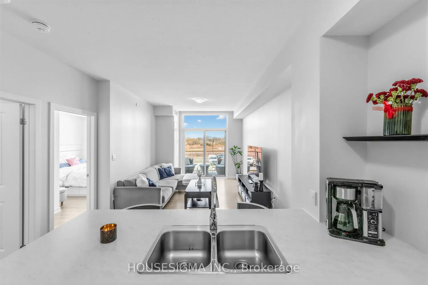 450 Dundas Street 230 photo 5