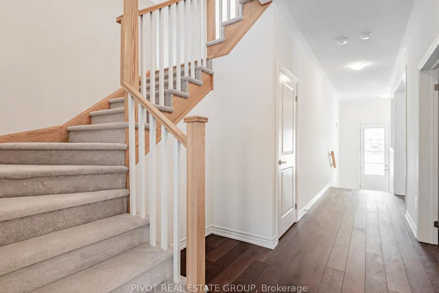 91 Calypso Avenue photo 4