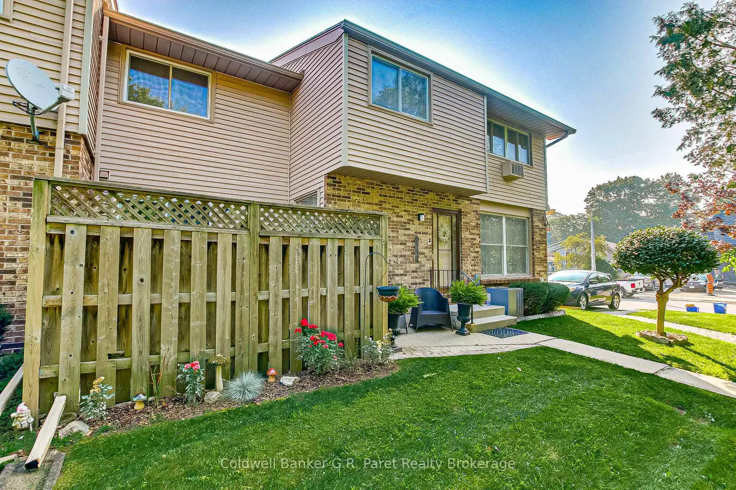 1 Lamers Court 15 photo 2