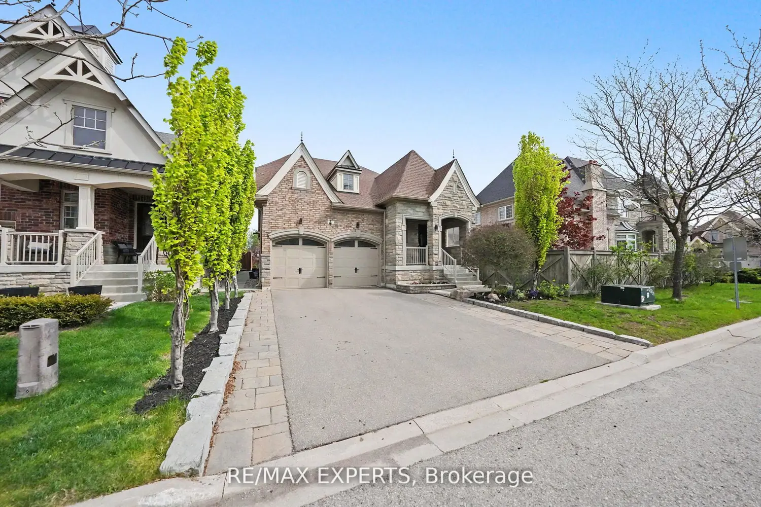 4 Sim Hill Crescent photo 2