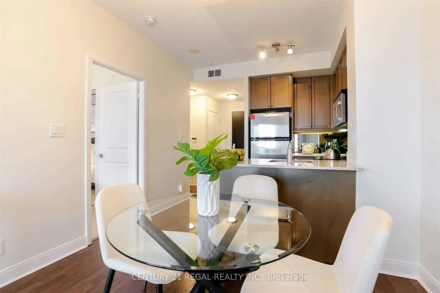 50 Absolute Avenue 3101 photo 3