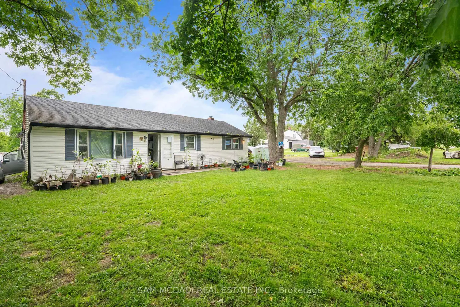 10043 Britannia Road photo 3