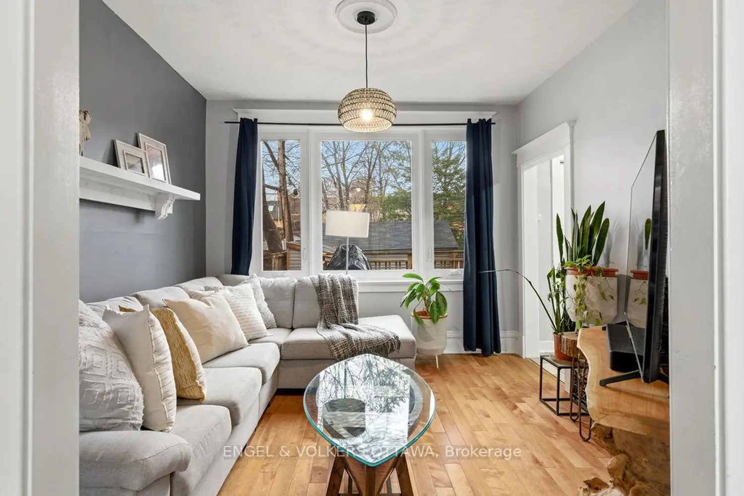 475 Kent Street photo 4