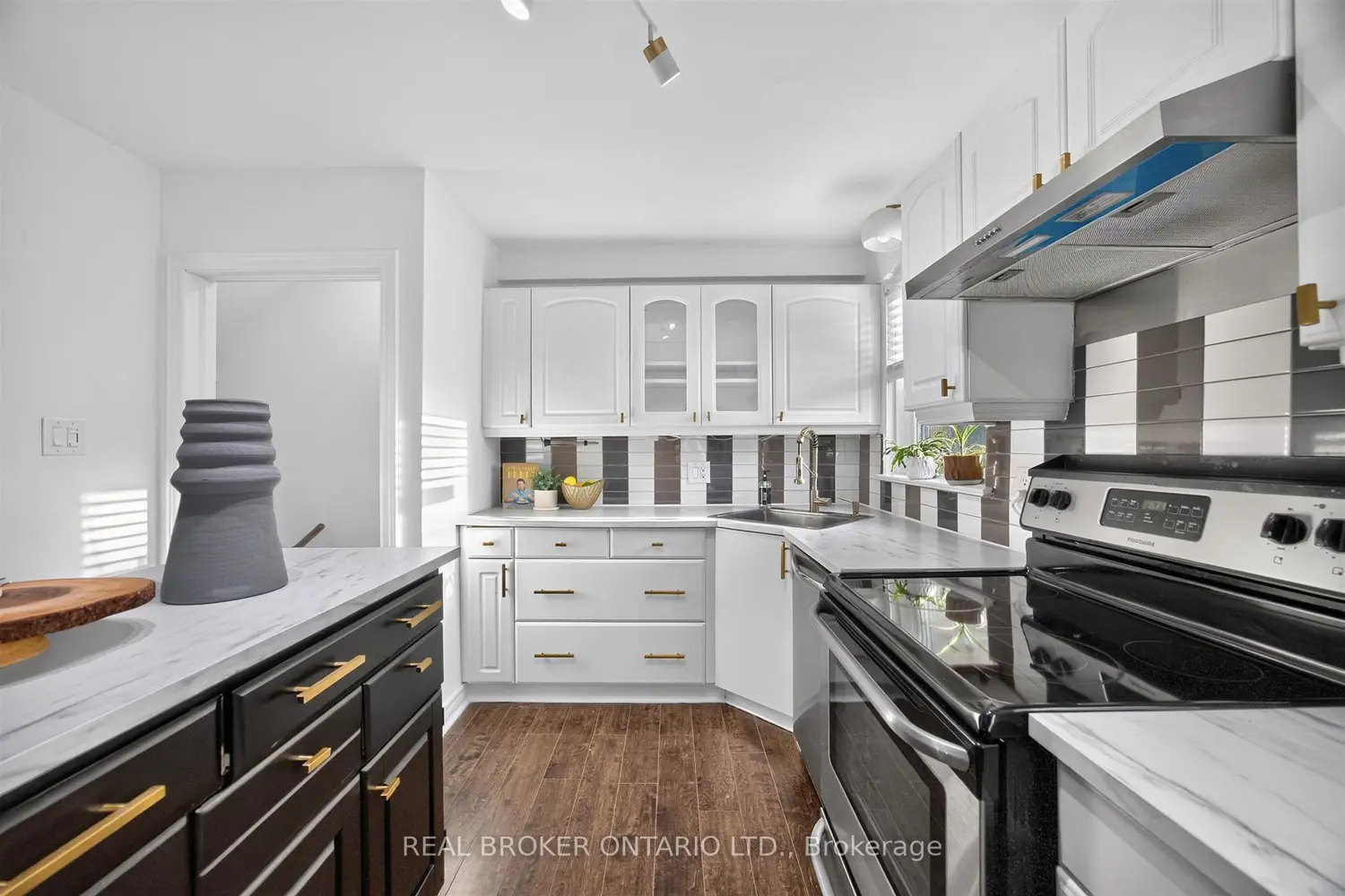 30 Willowmount Drive photo 4