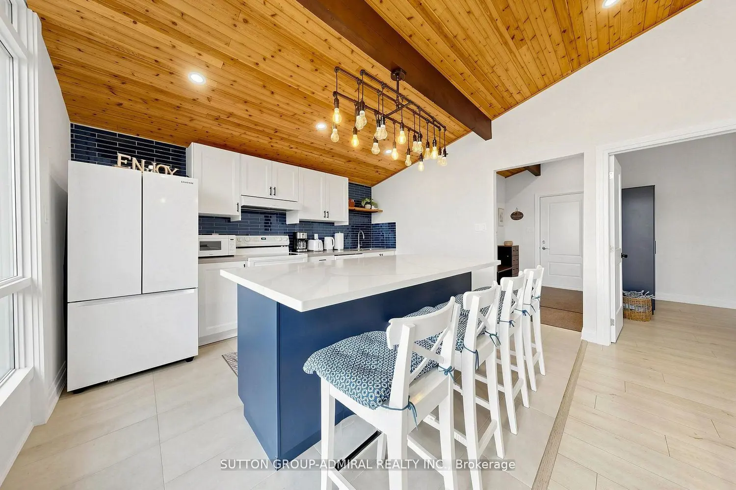 28 Timcourt Drive photo 4