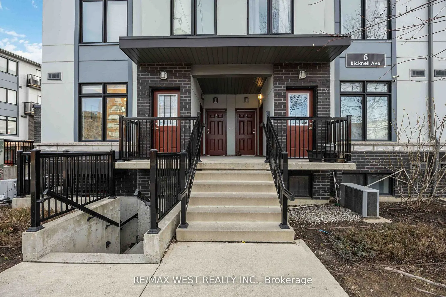6 Bicknell Avenue 1