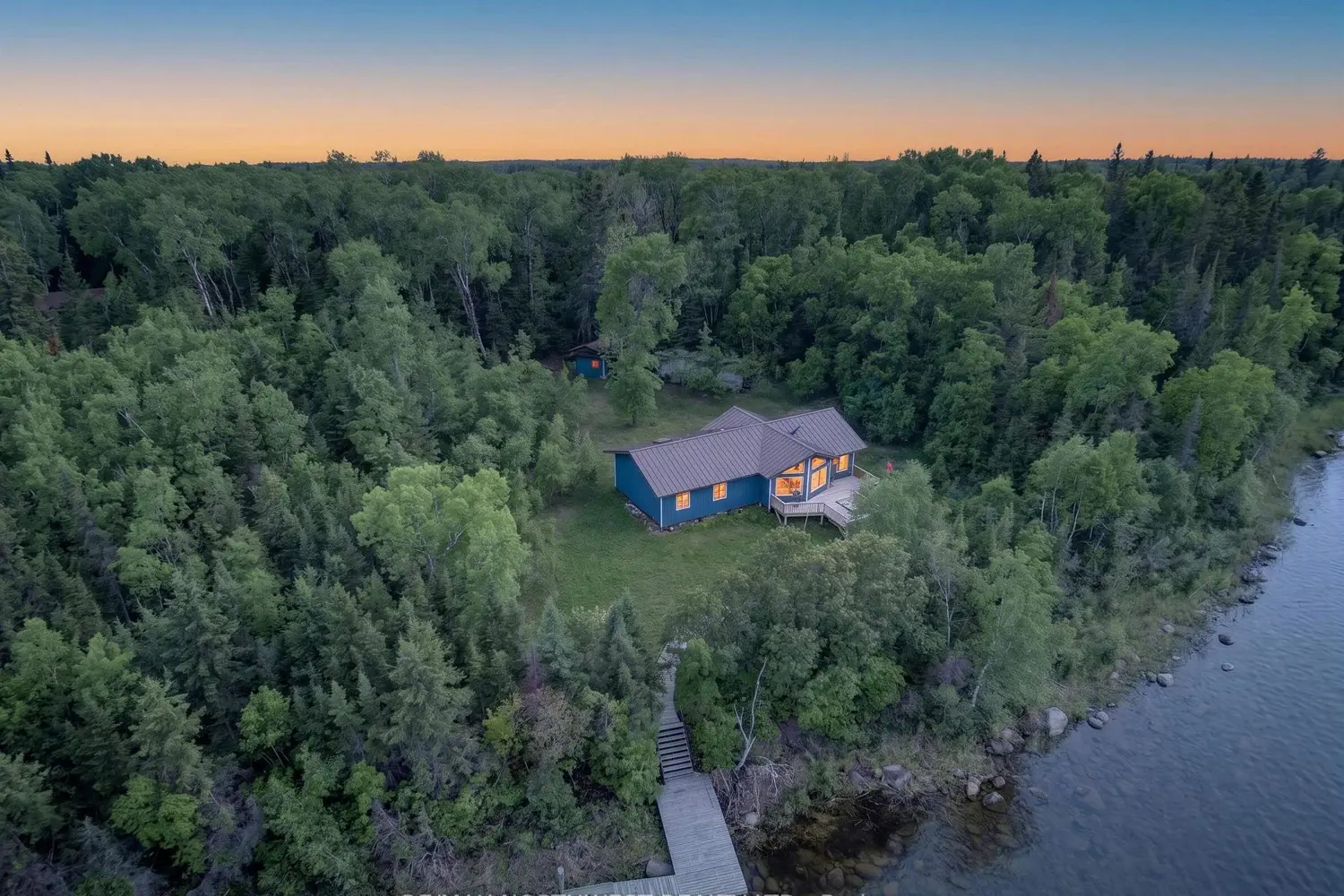 2747 Moore Bay