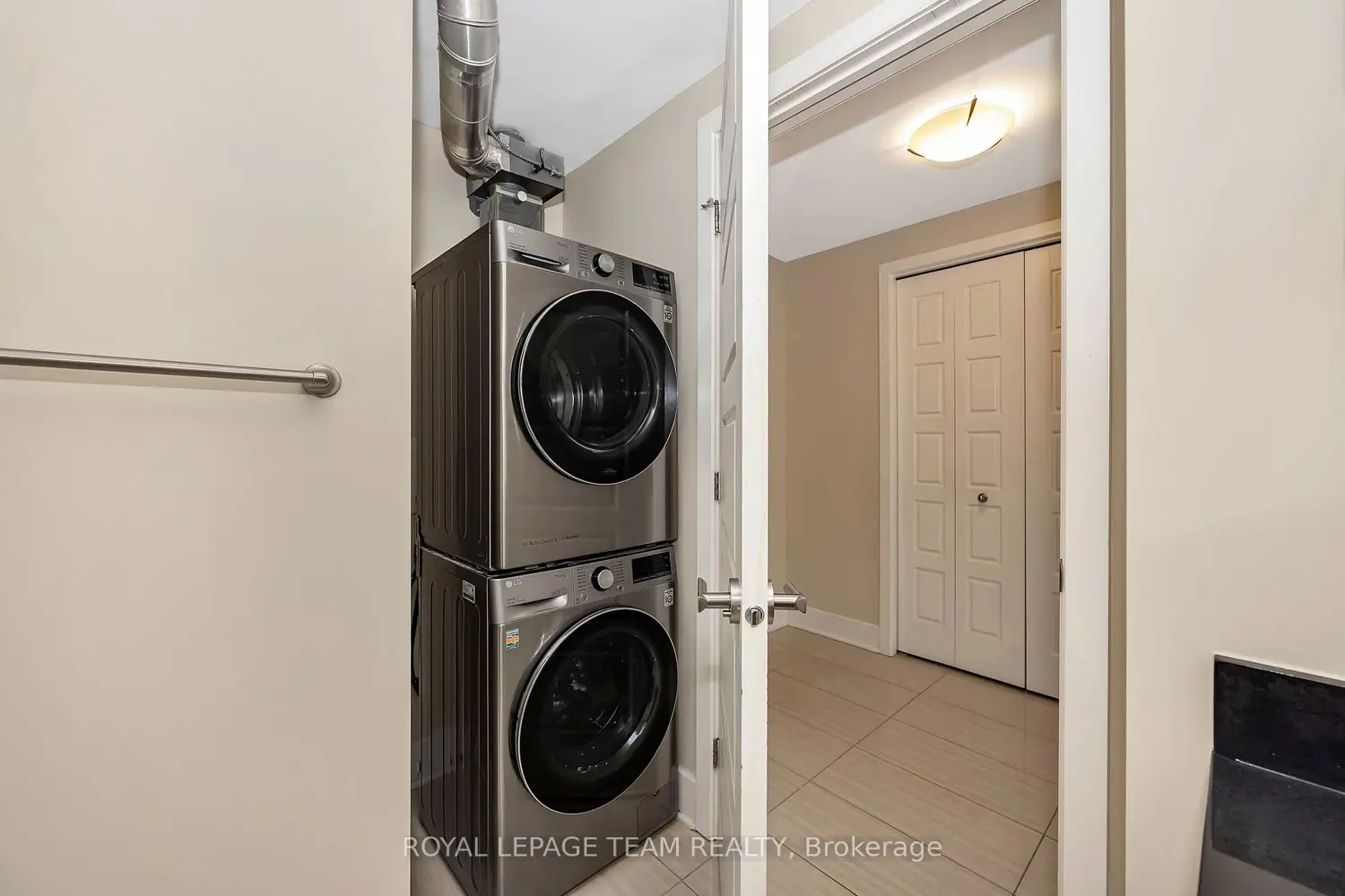 300C Lett Street 324 photo 4
