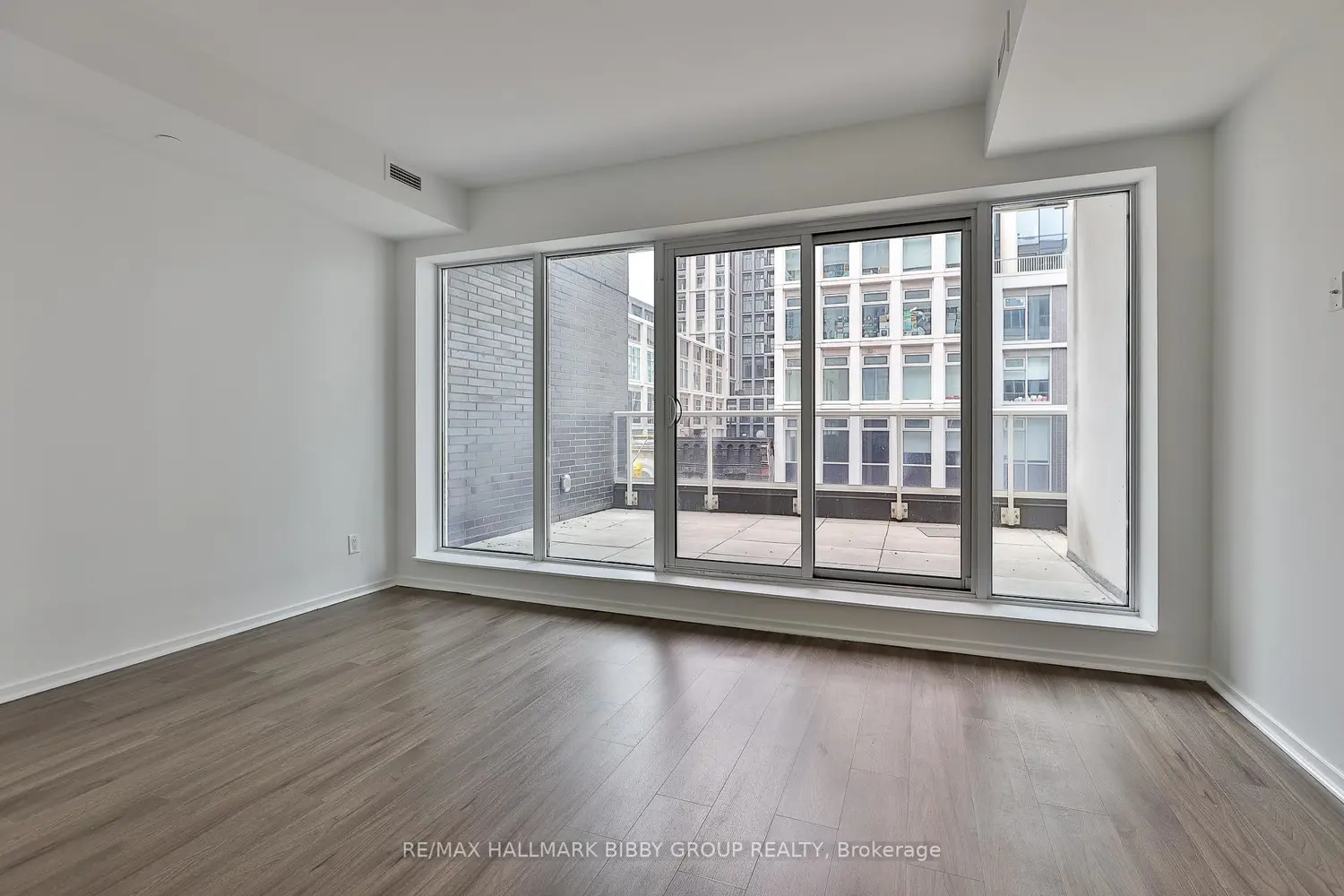 783 Bathurst Street 422