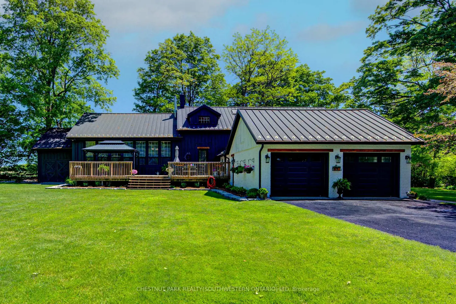 4360 Huron Road photo 2
