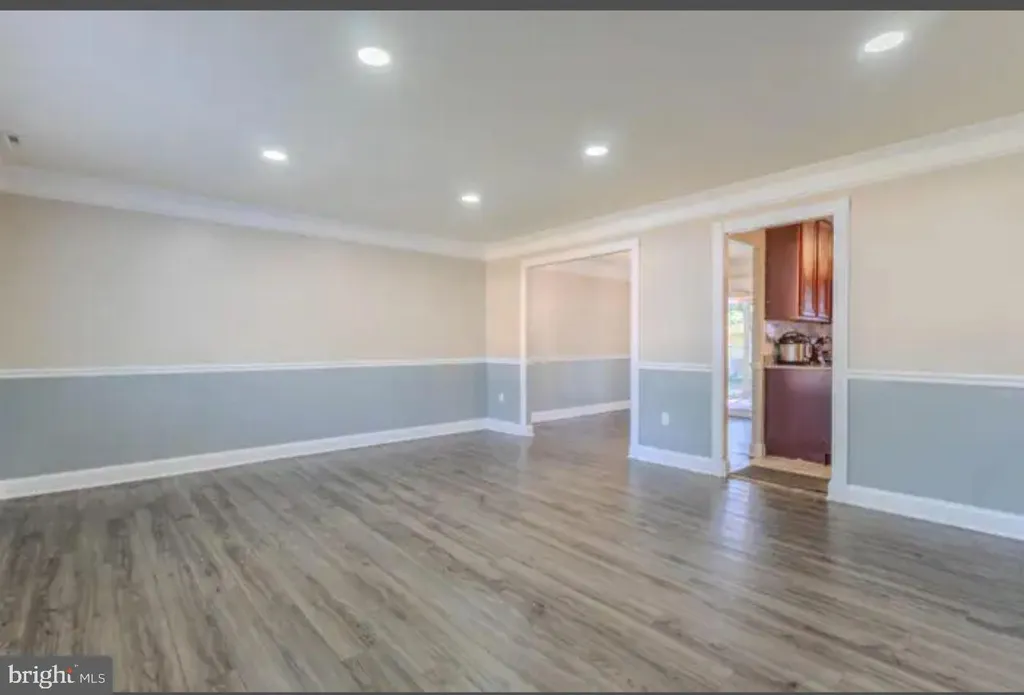 2106 Rolling Road N, Windsor Mill, MD 21244