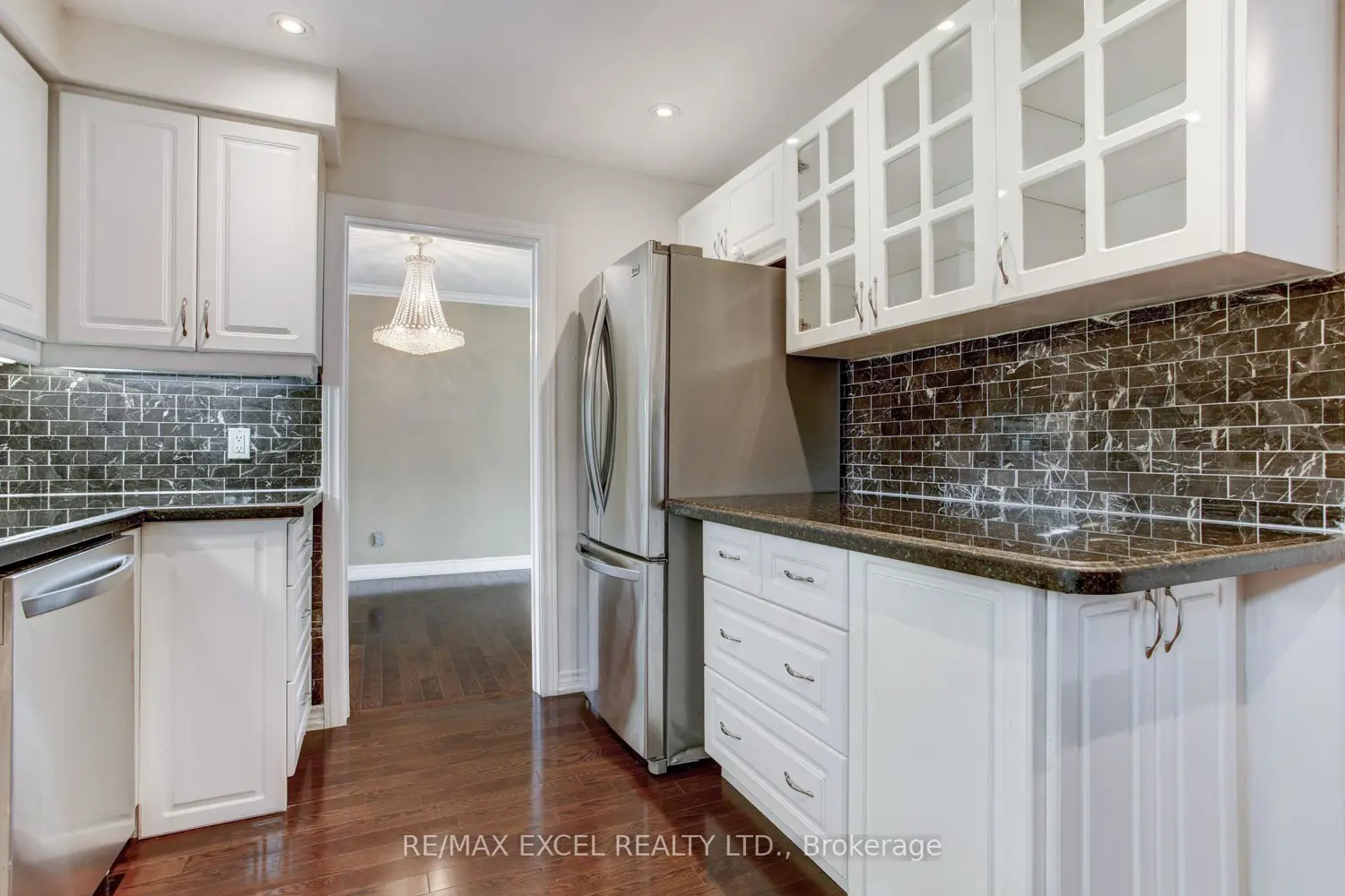 35 Urbandale Avenue photo 3