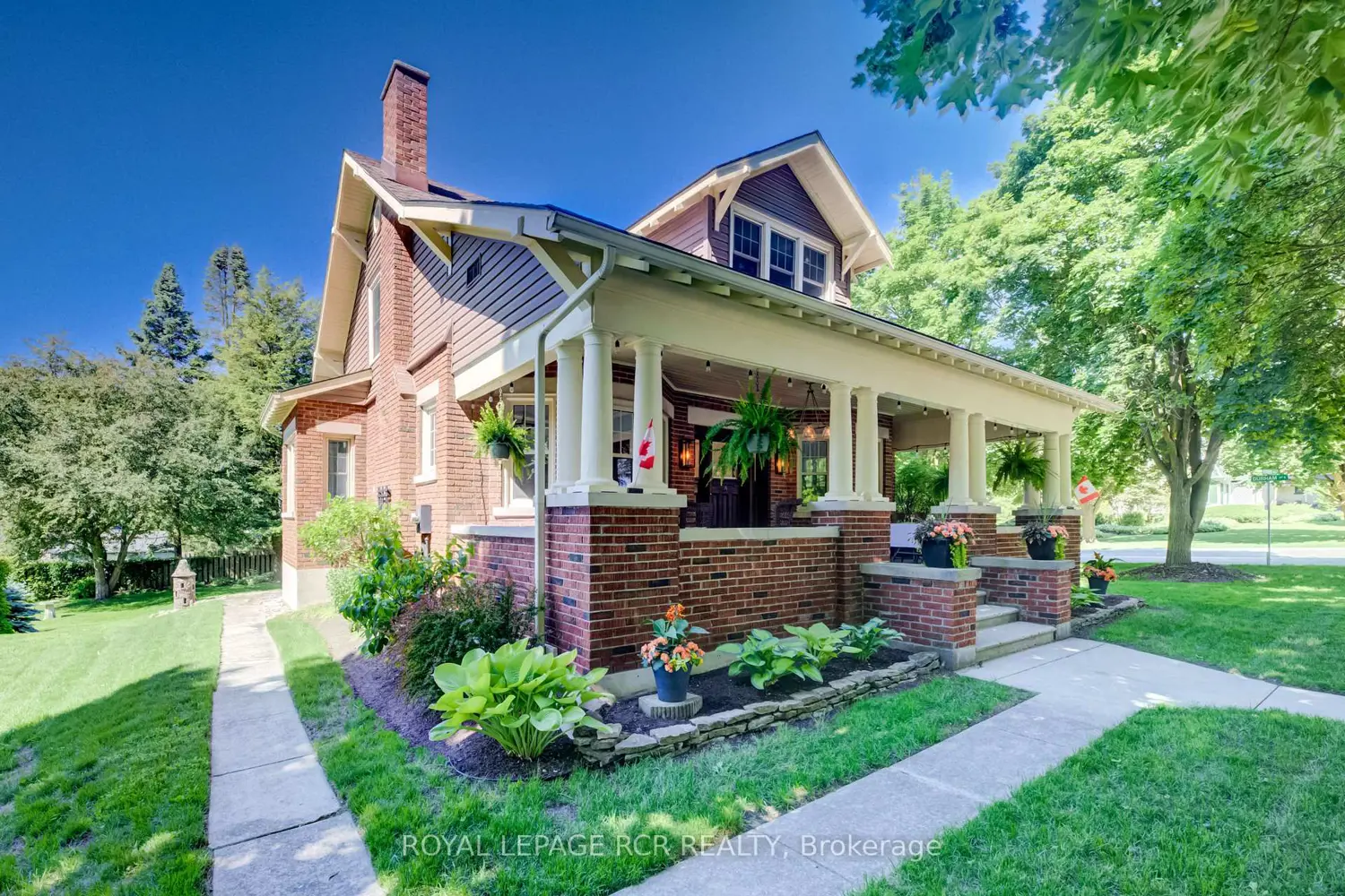 287 Fergus Street photo 2