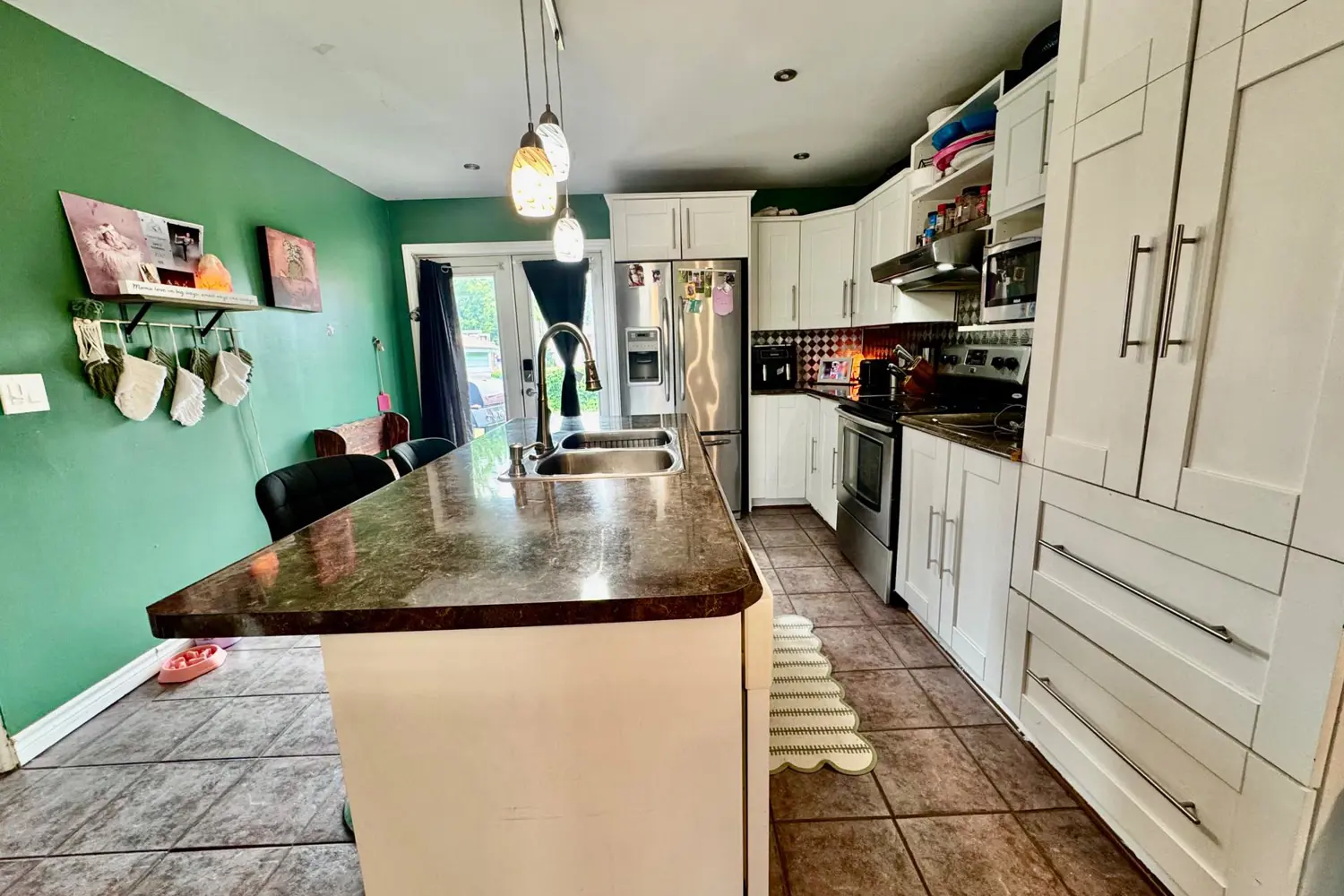 76 Bloor Avenue photo 5