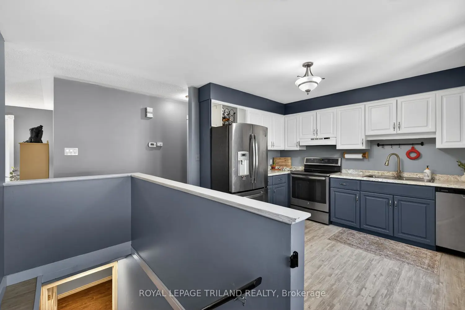 24 Farmington Avenue photo 2