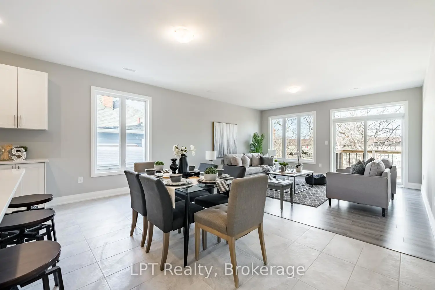 127 Gibbons Street photo 5
