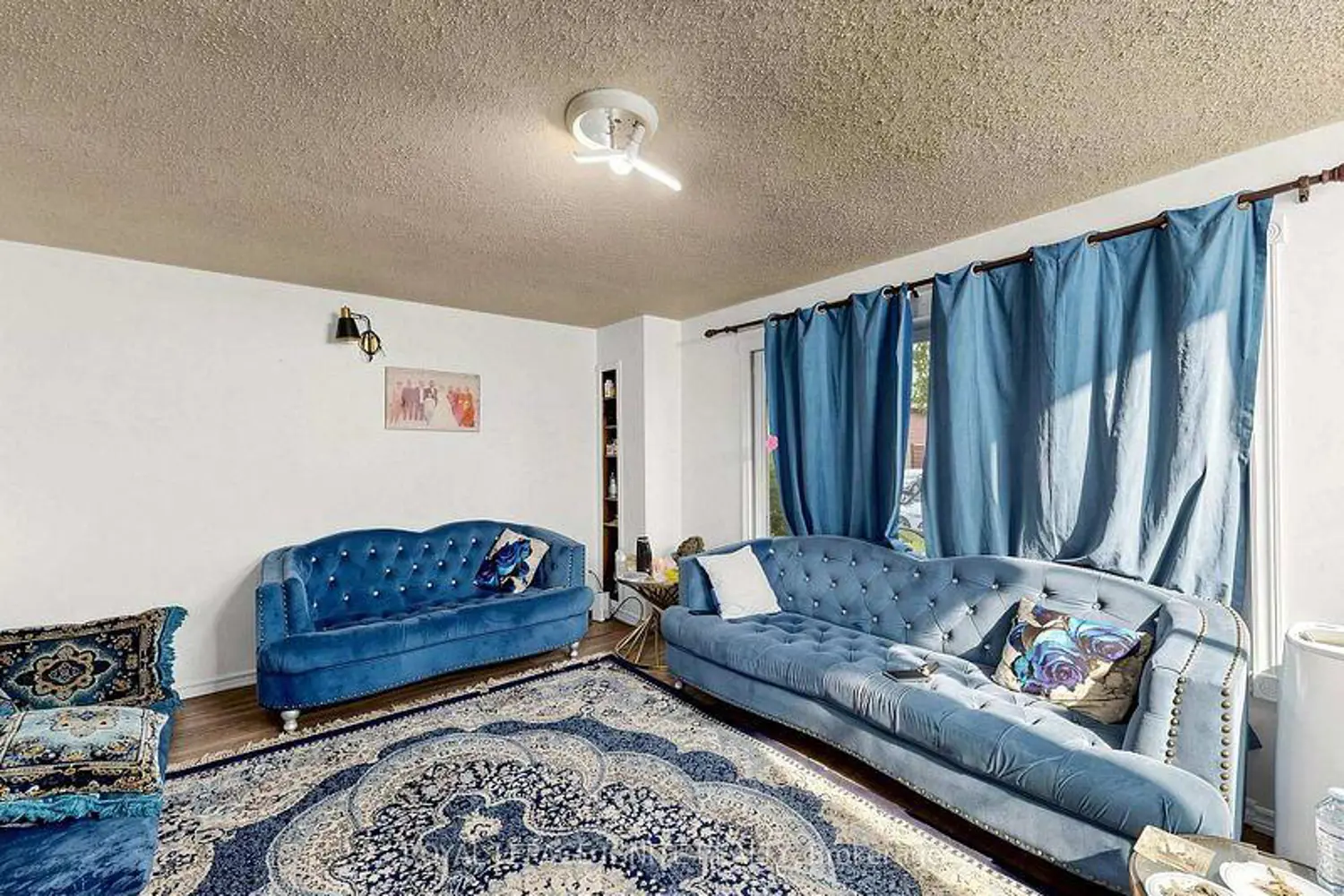 6 Upton Crescent photo 2