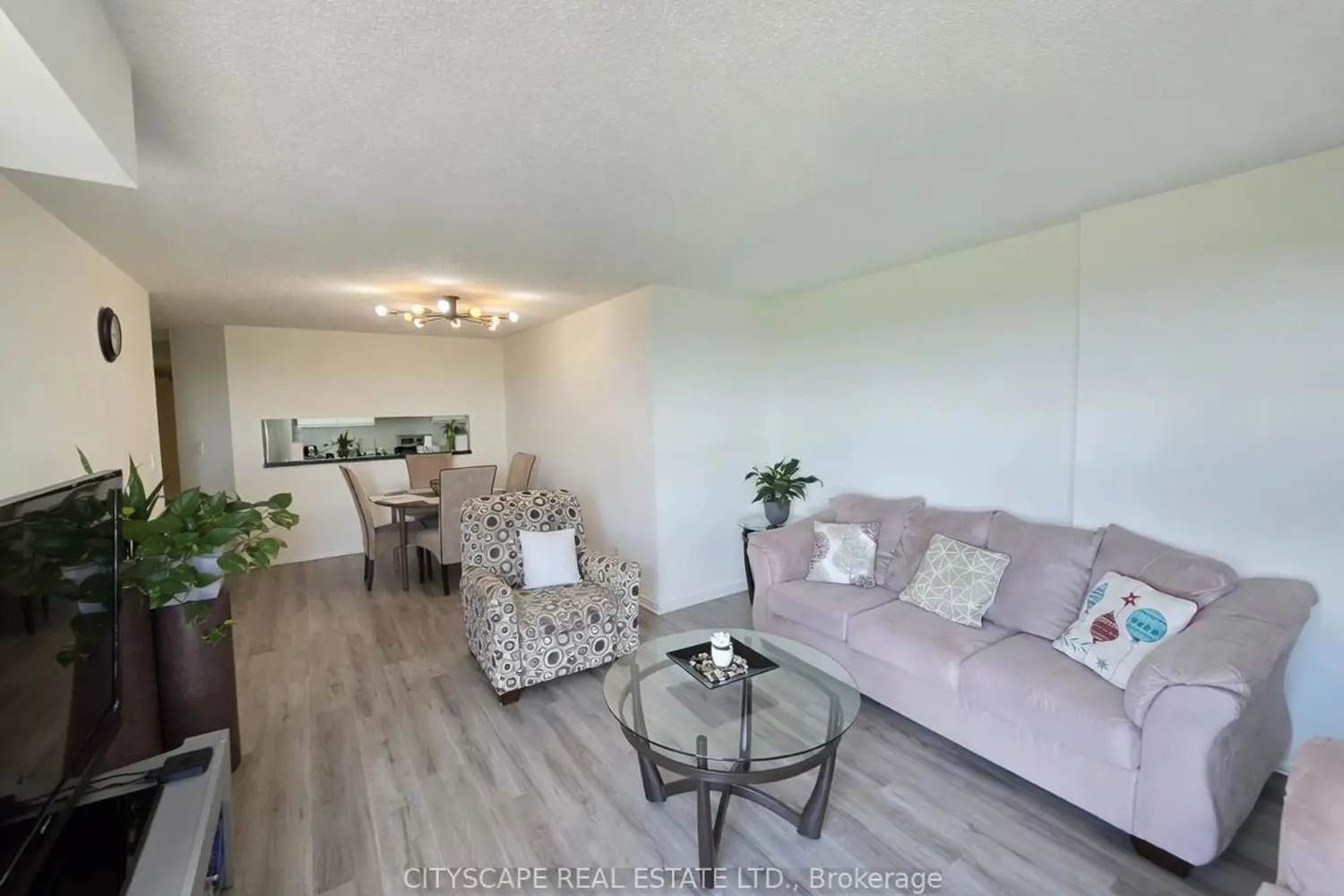 90 Dale Avenue 502 photo 3