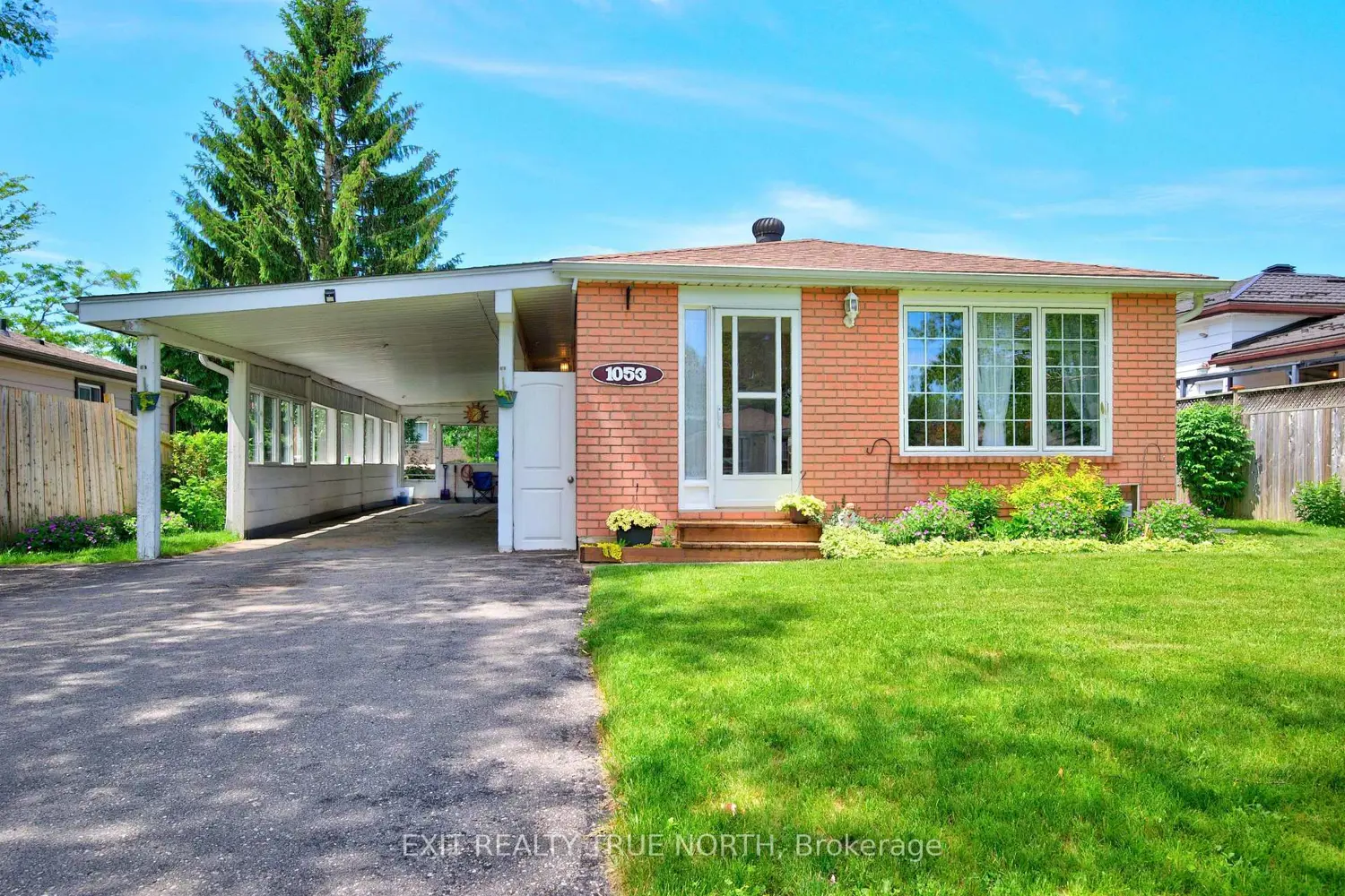 1053 Glen Bogie Crescent