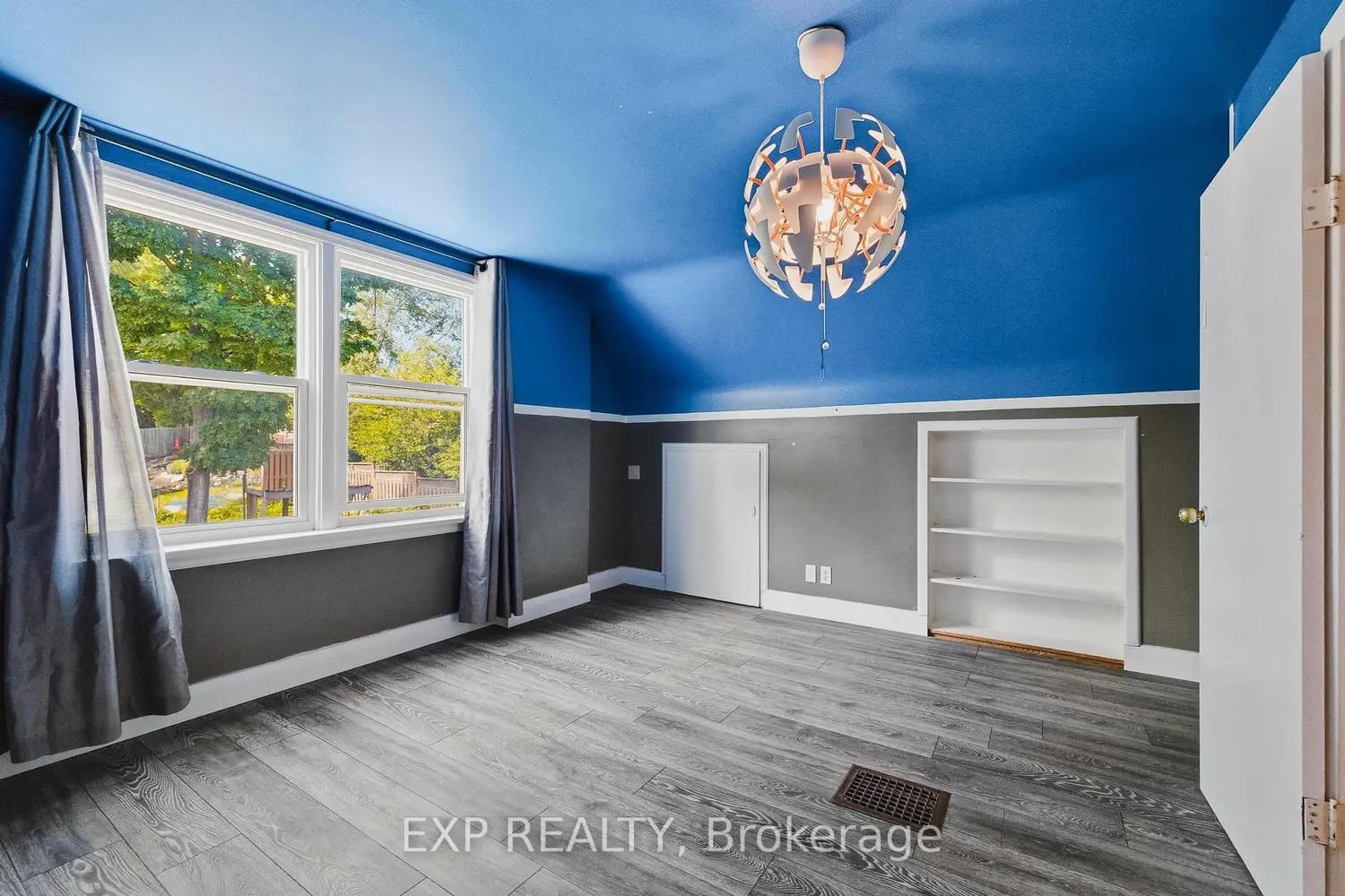 61 Hillview Street photo 4