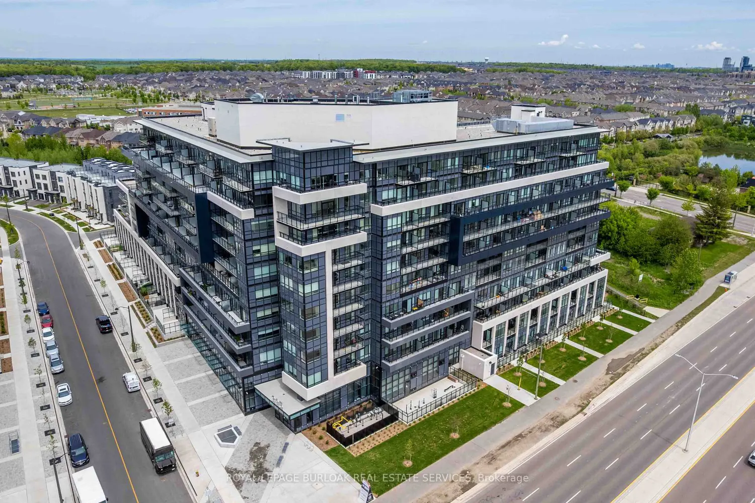 395 Dundas Street Ph21