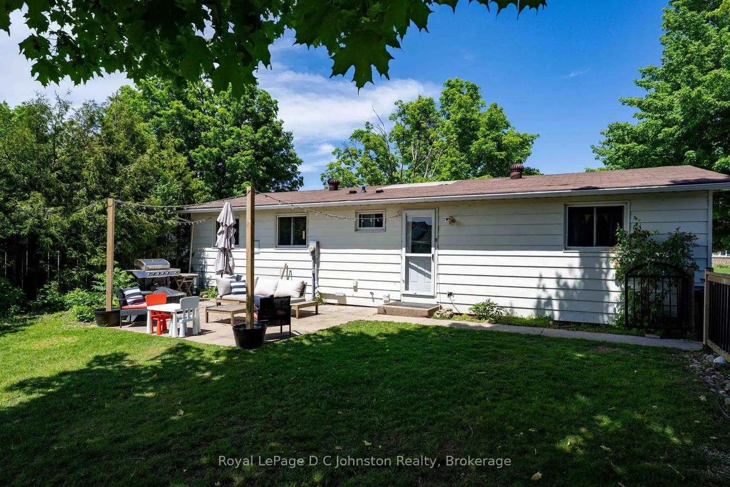 482 Provincial Street photo 5