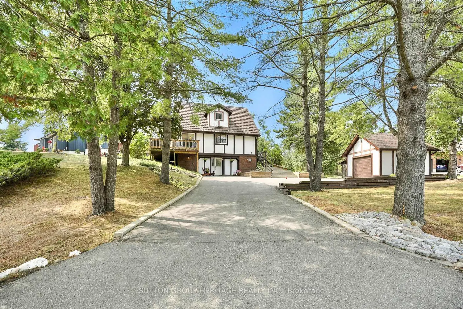 184 Pirates Glen Drive photo 2