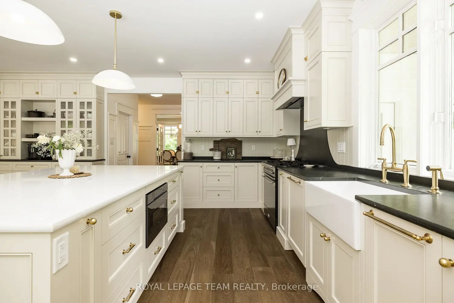 36 Marchbrook Circle photo 2