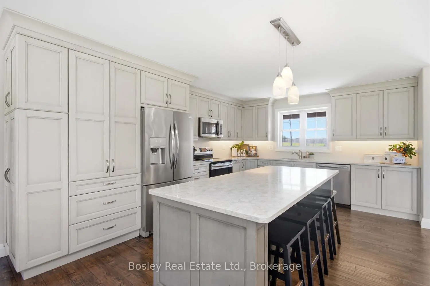 494 Pinegrove Road photo 5