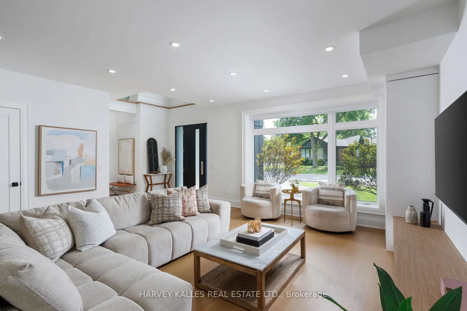 90 Great Oak Drive photo 2