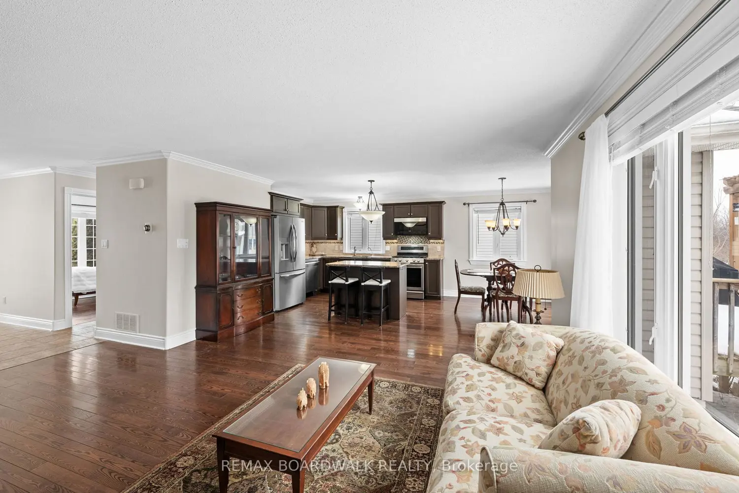 110 Templeton Court photo 3