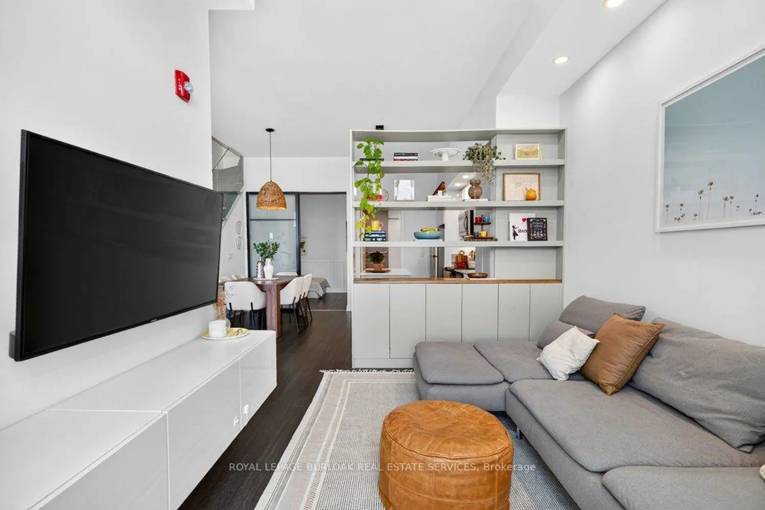 5240 Dundas Street B209 photo 4