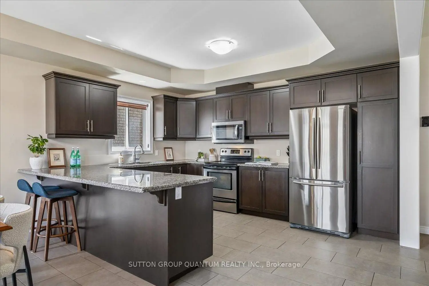 92 Garinger Crescent photo 5