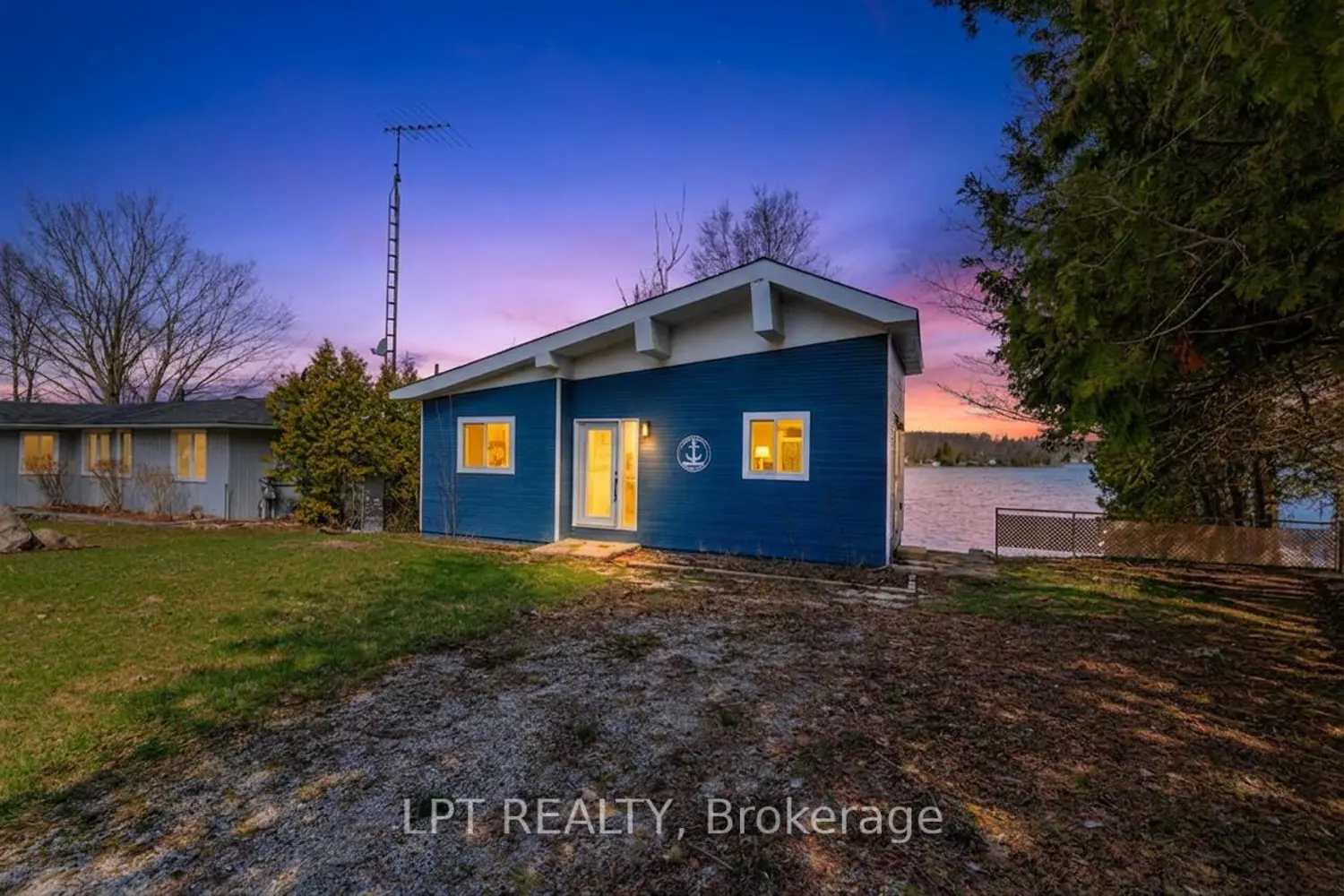 47 Moon Point Drive photo 2