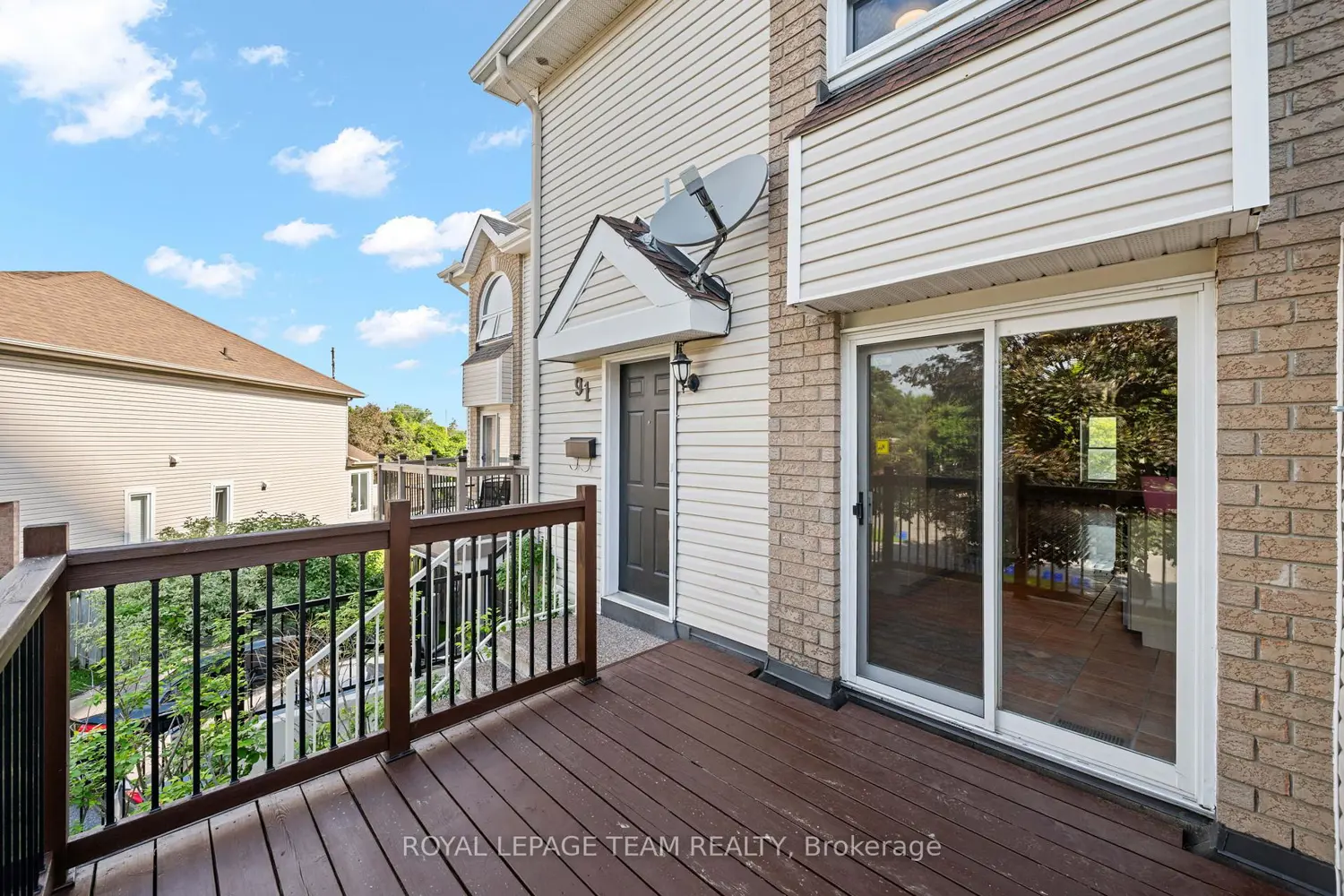 91 Thornbury Crescent photo 2